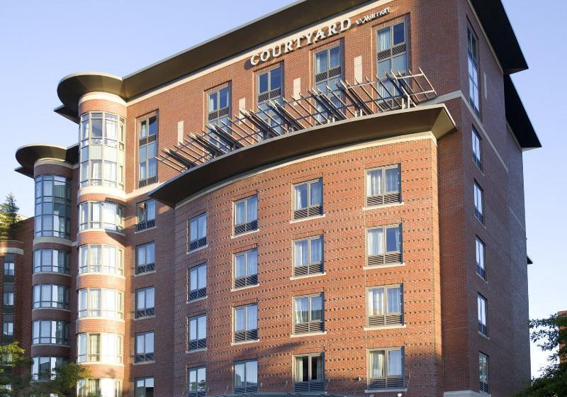 فندق Courtyard By Marriott Boston Brookline