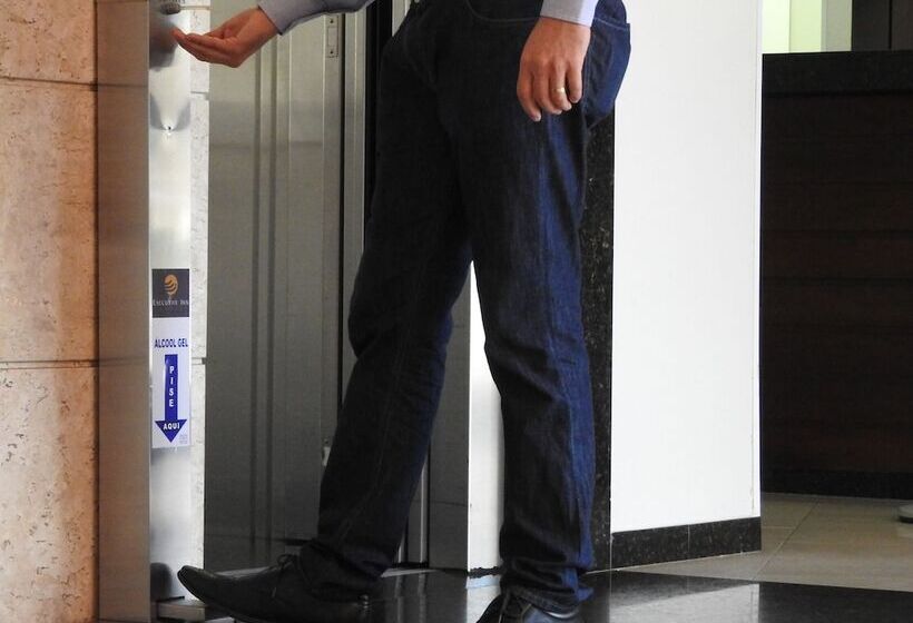 בית מלון כפרי Executive Inn