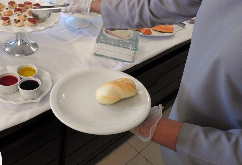 בית מלון כפרי Executive Inn