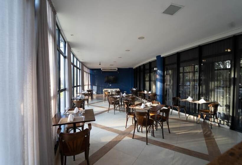 בית מלון כפרי Executive Inn