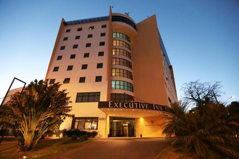 בית מלון כפרי Executive Inn