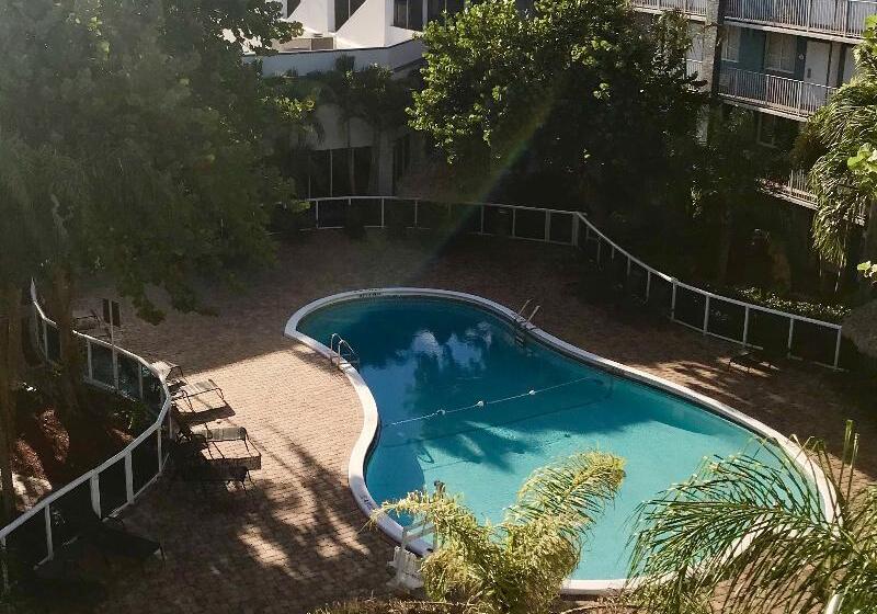 Отель Fort Lauderdale Grand