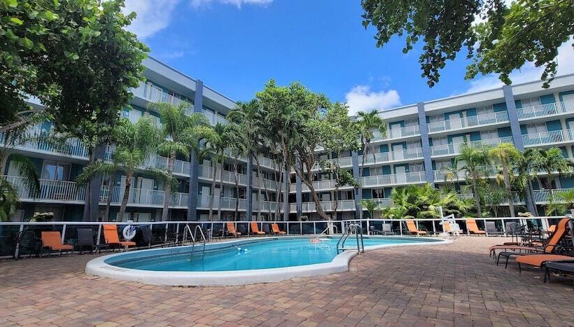 Отель Fort Lauderdale Grand