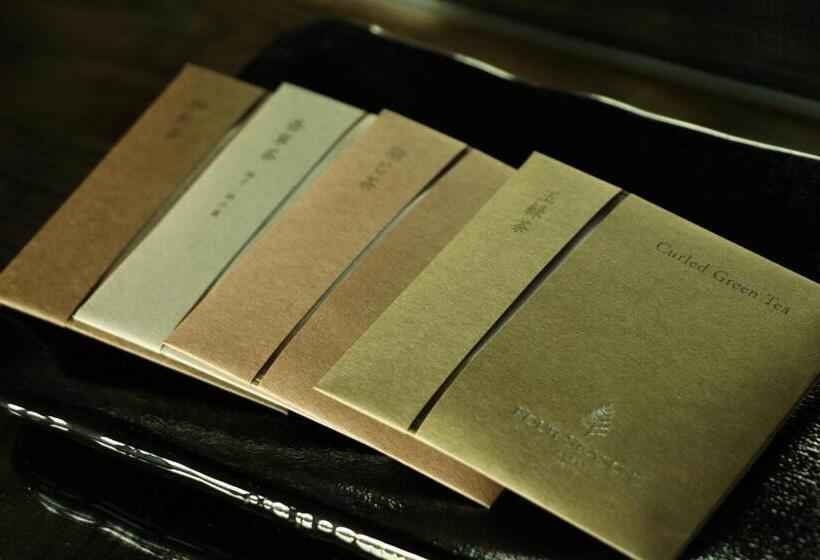 Four Seasons Hotel Tokyo At Marunouchi