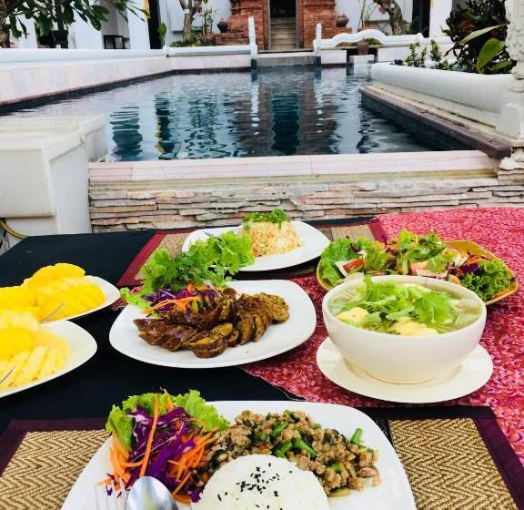 Отель Gudi Boutique