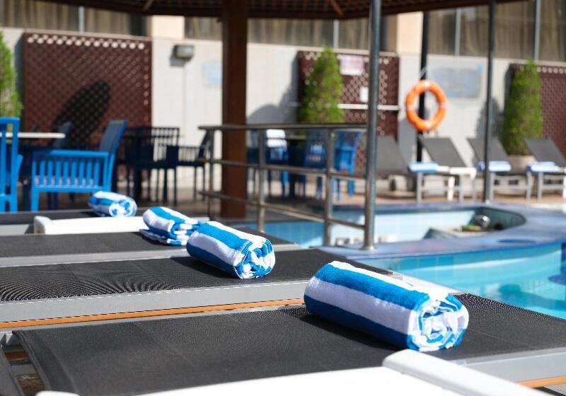 هتل Holiday Inn Kuwait By Ihg