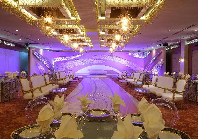 هتل Holiday Inn Kuwait By Ihg