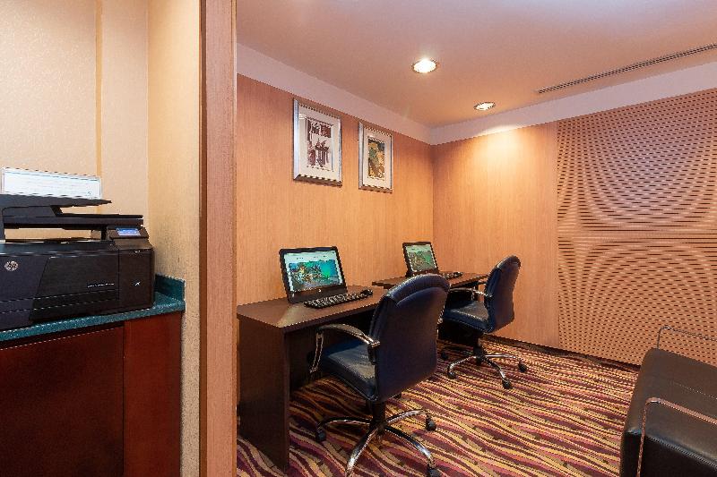 هتل Holiday Inn Kuwait By Ihg