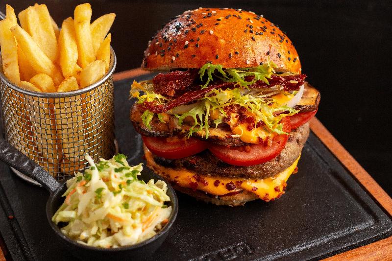 هتل Holiday Inn Kuwait By Ihg