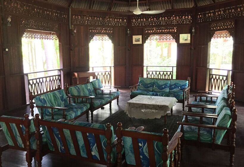 Отель Kampung Tok Senik Resort
