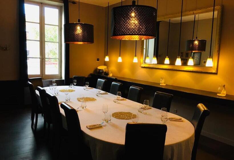 فندق Château De La Pomarède