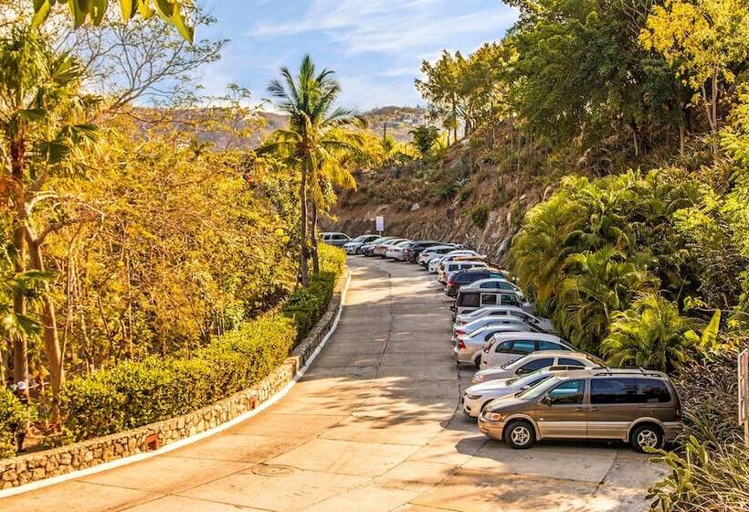 Отель Las Brisas Huatulco