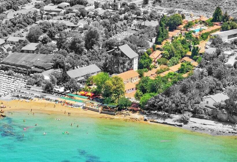 هتل Leda Beach