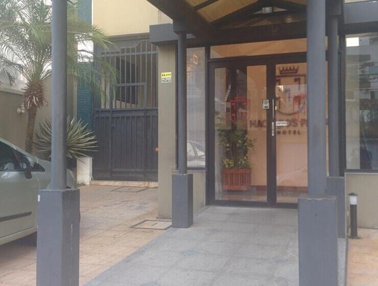 Отель Machado´s Plaza