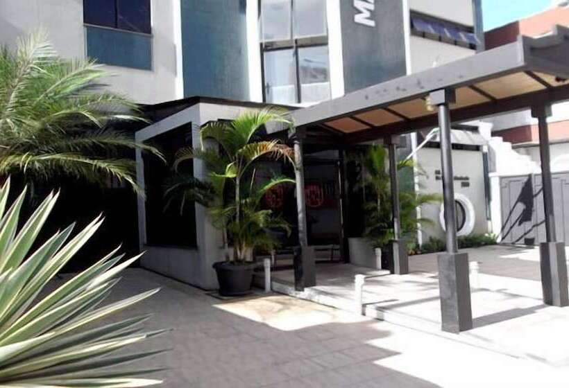 Отель Machado´s Plaza