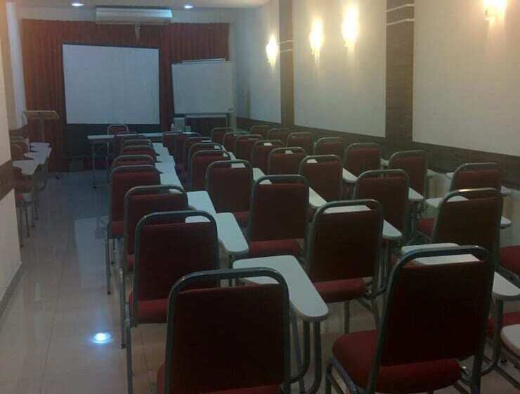 Отель Machado´s Plaza