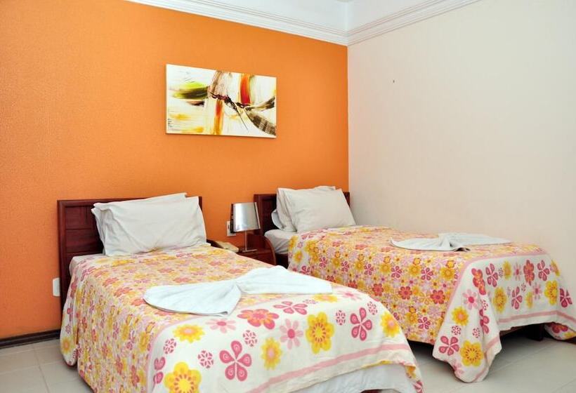 Отель Machado´s Plaza