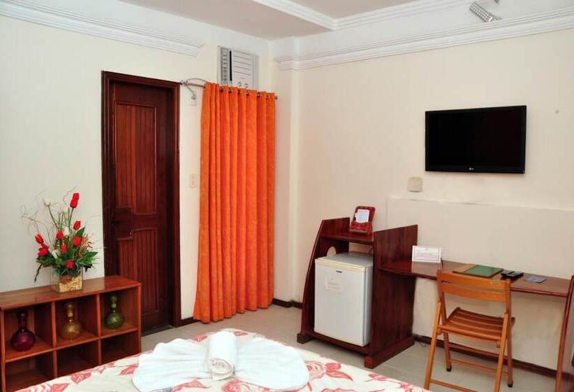 Отель Machado´s Plaza