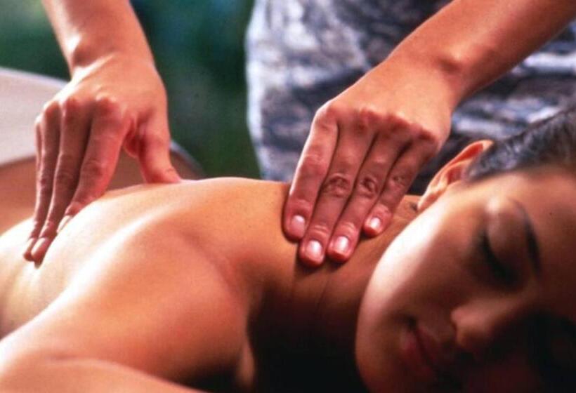 Hotel Miri Marriott Resort & Spa