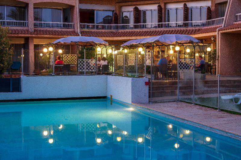 Noemys Toulon La Valette   Hotel Restaurant Avec Piscine