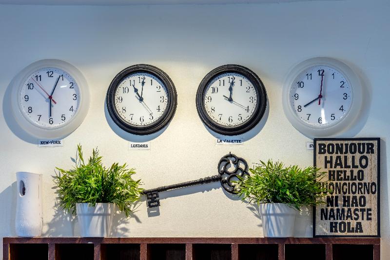 Noemys Toulon La Valette   Hotel Restaurant Avec Piscine