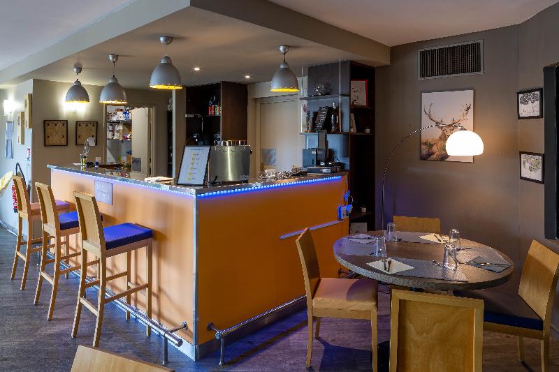 Noemys Toulon La Valette   Hotel Restaurant Avec Piscine