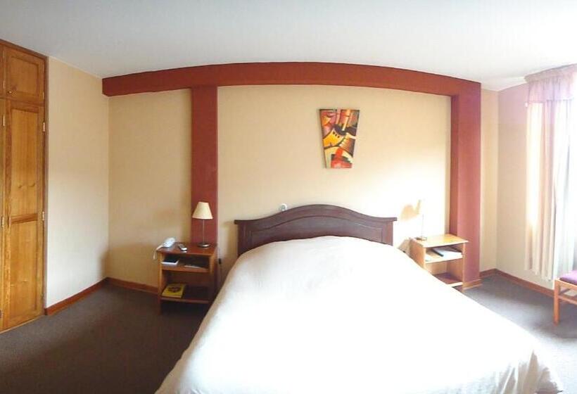 Отель Qelqatani