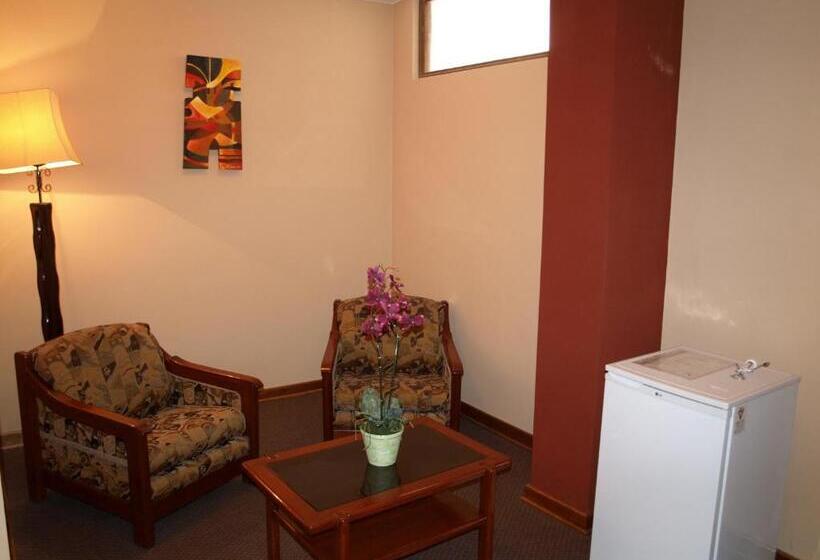 Отель Qelqatani