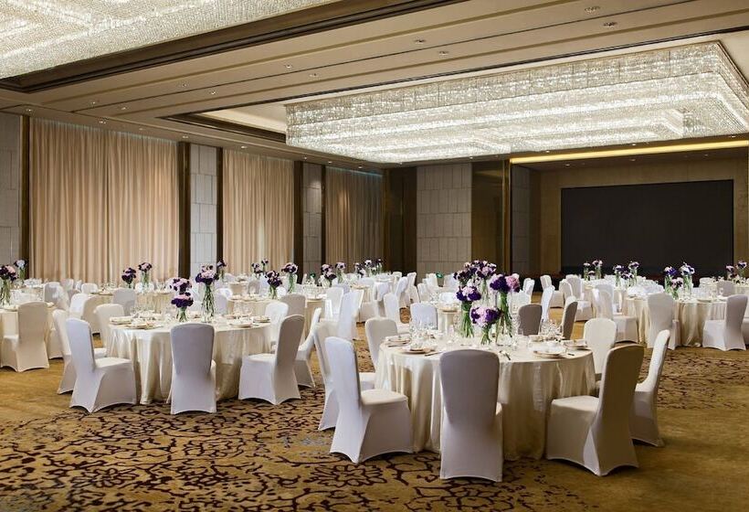 Отель Renaissance Suzhou