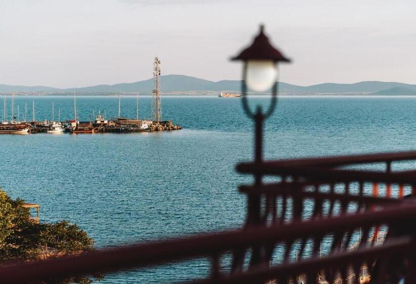 Saint George Hotel & Medical Spa