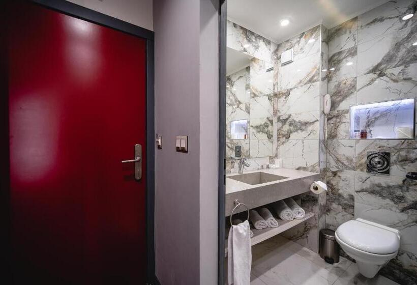 Saint George Hotel & Medical Spa