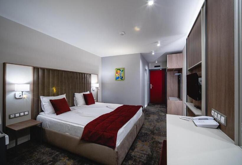 Saint George Hotel & Medical Spa