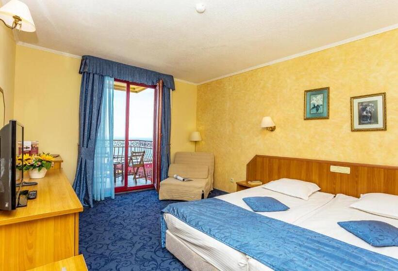 Saint George Hotel & Medical Spa