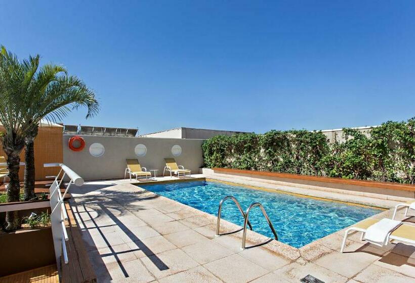 בית מלון כפרי Stream Palace