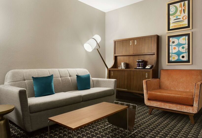 American Hotel Atlanta Downtown, Tapestry Collection Hilton