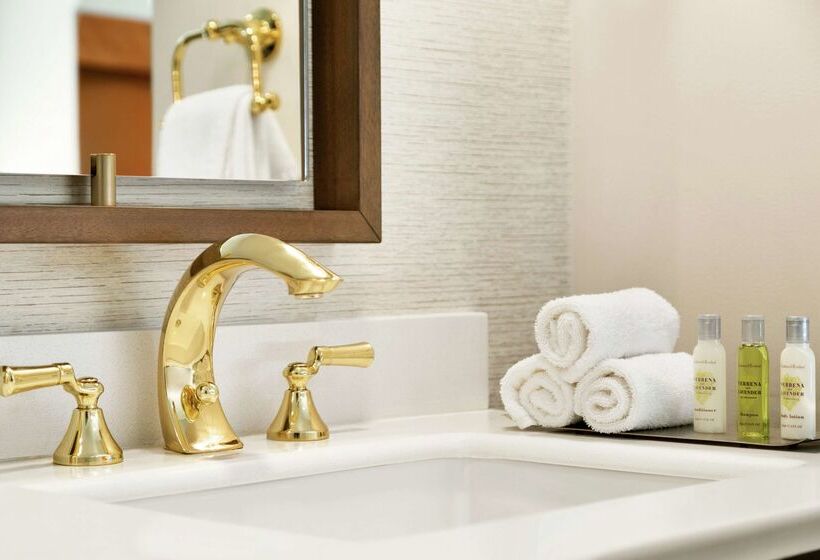 American Hotel Atlanta Downtown, Tapestry Collection Hilton