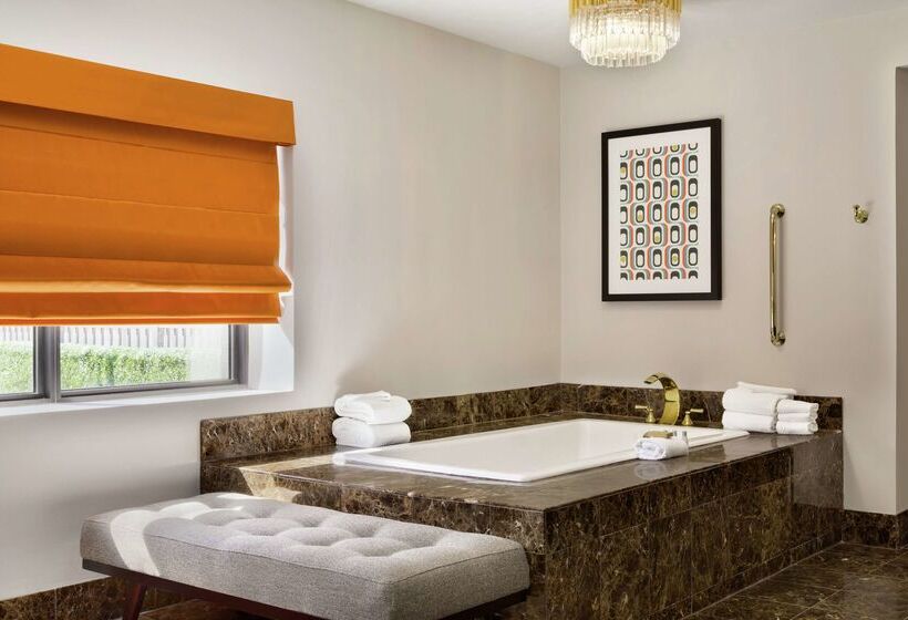 American Hotel Atlanta Downtown, Tapestry Collection Hilton