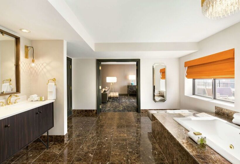 American Hotel Atlanta Downtown, Tapestry Collection Hilton