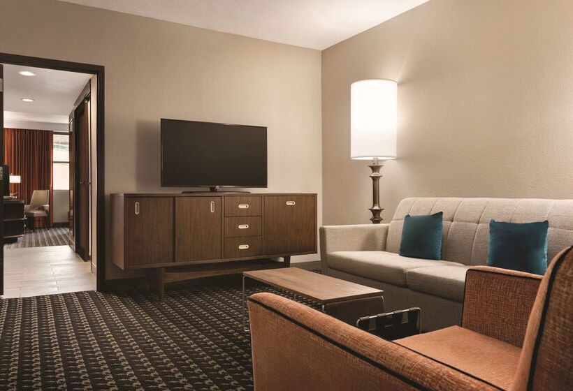 American Hotel Atlanta Downtown, Tapestry Collection Hilton