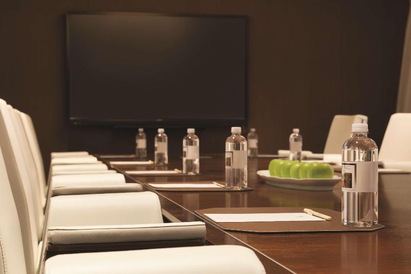 American Hotel Atlanta Downtown, Tapestry Collection Hilton