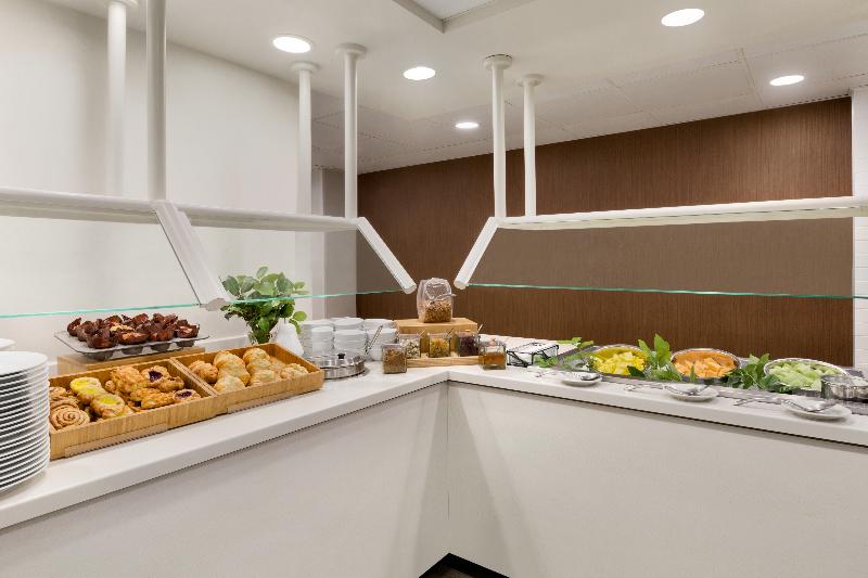 American Hotel Atlanta Downtown, Tapestry Collection Hilton