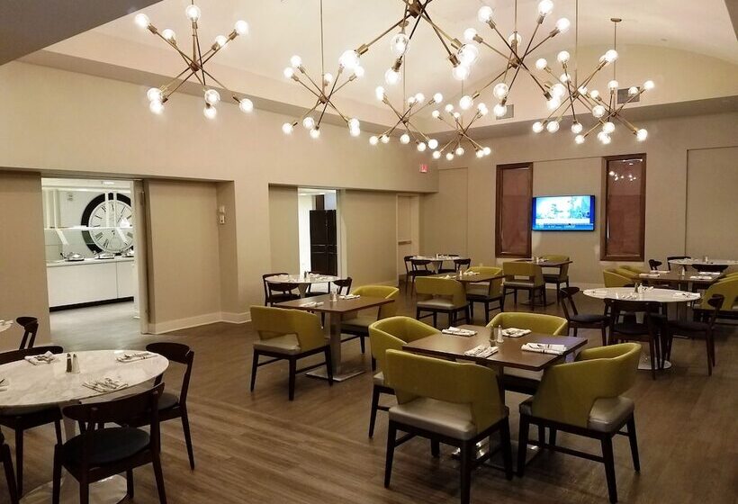 American Hotel Atlanta Downtown, Tapestry Collection Hilton