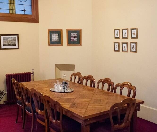 בית מלון כפרי The County