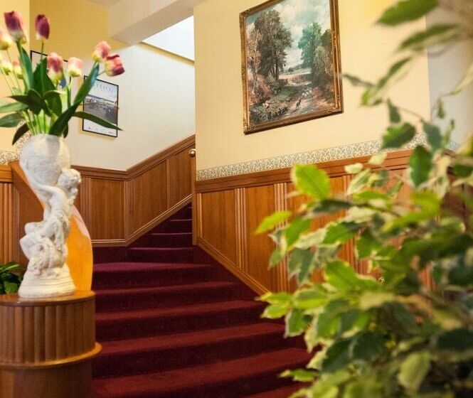 בית מלון כפרי The County