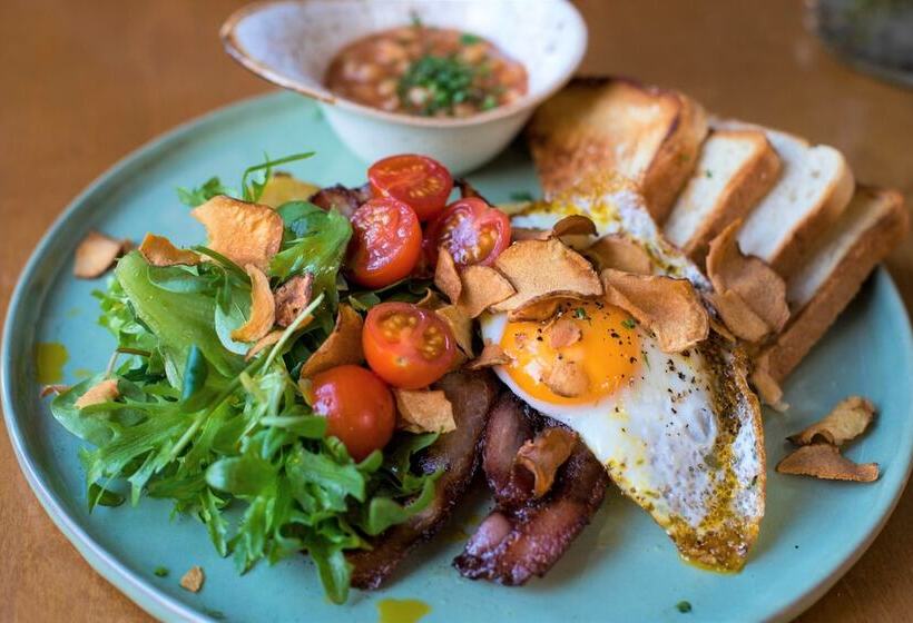 בית מלון כפרי The County