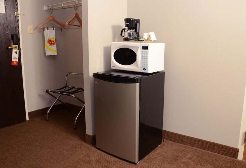 فندق على الطريق Super 8 By Wyndham North Bay