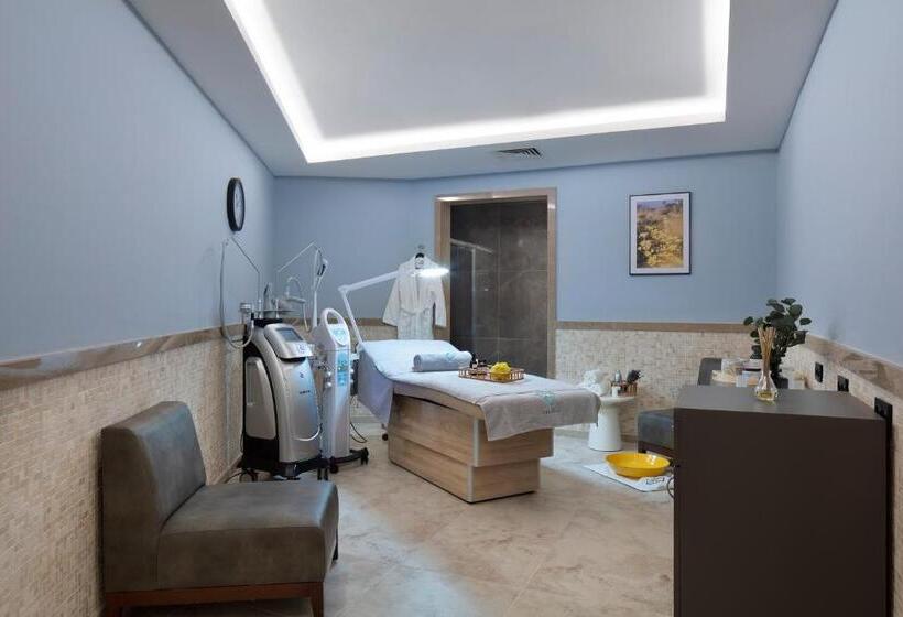 Nirvana Cosmopolitan Hotel   Convention & Sports Center