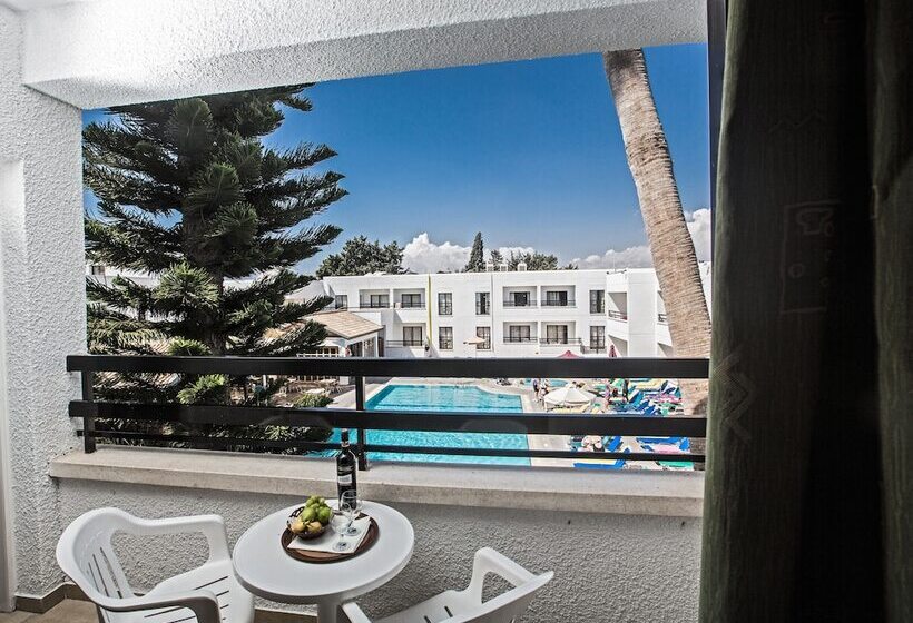 Anthea Hotel Apartments