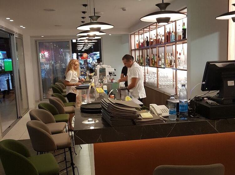 Anthea Hotel Apartments