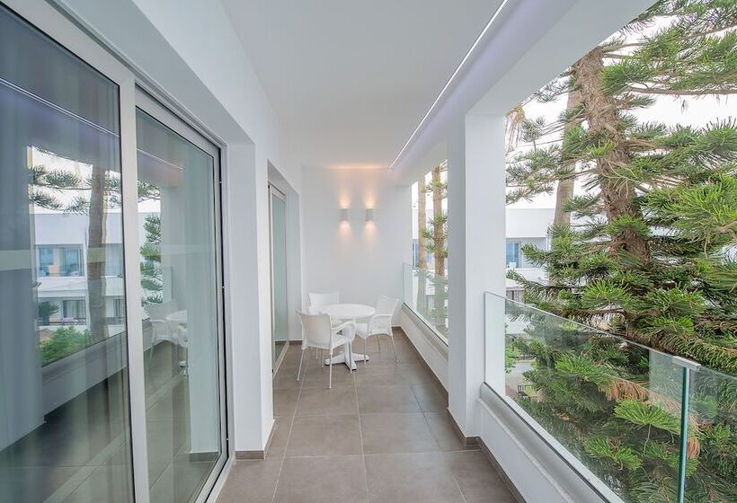 Anthea Hotel Apartments